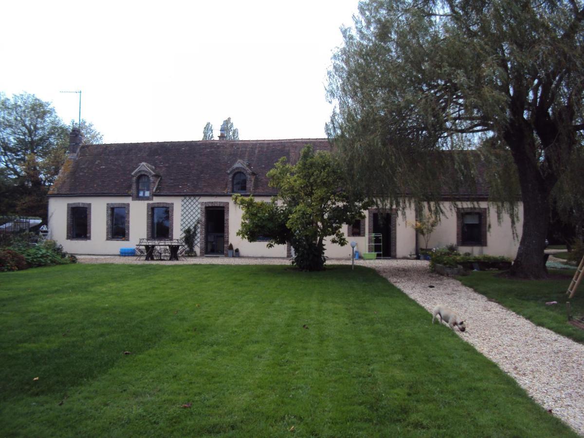 Bed and Breakfast La Pastorale La Puisaye Exterior foto